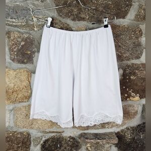 Women's White Lace Trim Shorts